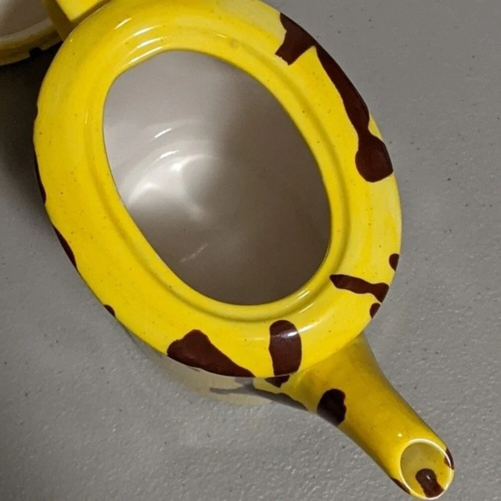 Tea coffee chocolate pot pitcher ceramic yellow brown dripping